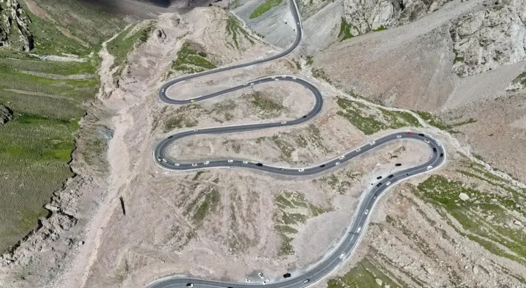 Xinjiang Self-Drive Travel Guide