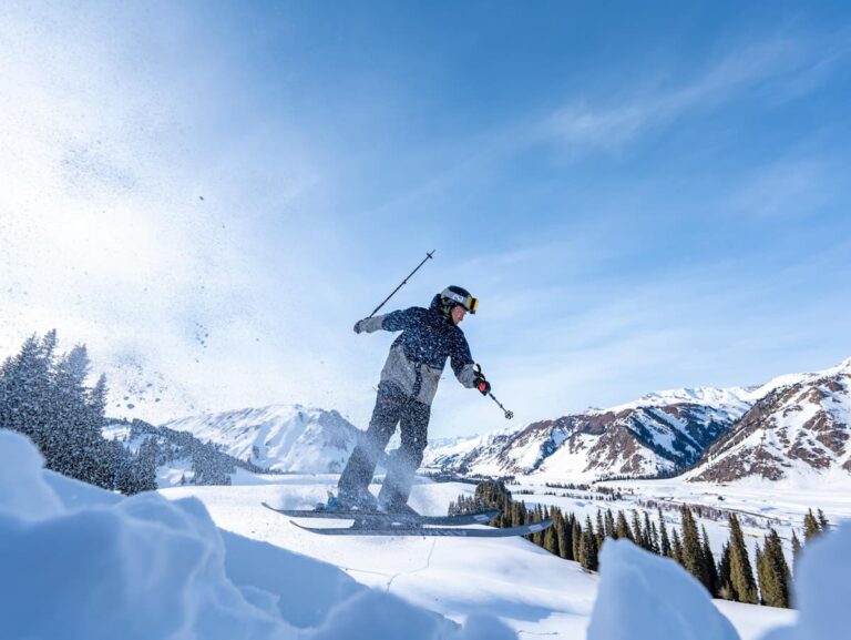 Detailed Guide to Skiing in Altay, Xinjiang