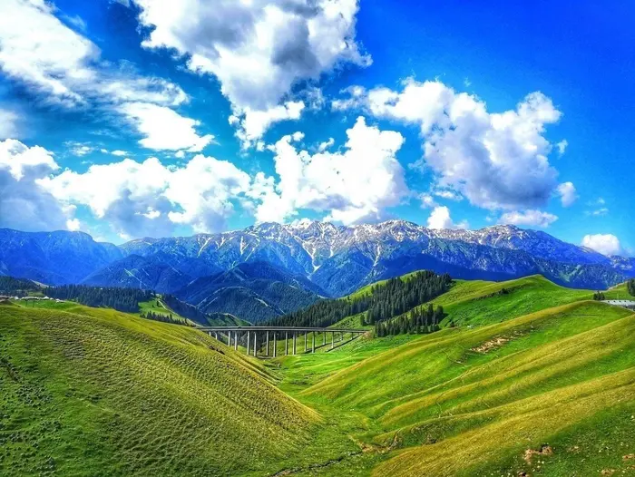 2026 Summer Travel Guide to Yili, Xinjiang (June–August)