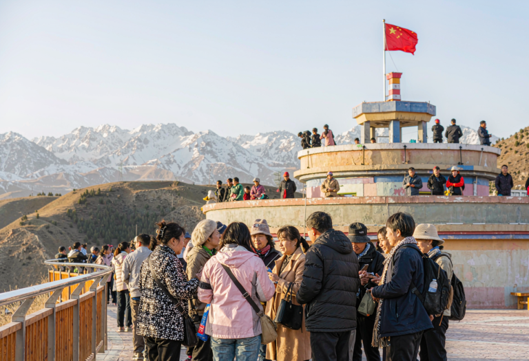 Traveling Xinjiang During Chinese Holidays: Crowds, Closures, and How to Play It
