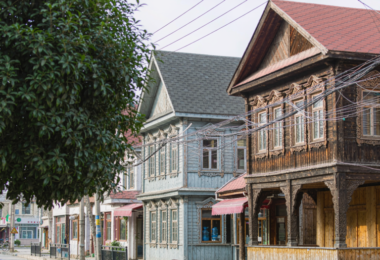 Yining’s Russian Buildings: The Wooden Houses Most Visitors Walk Past